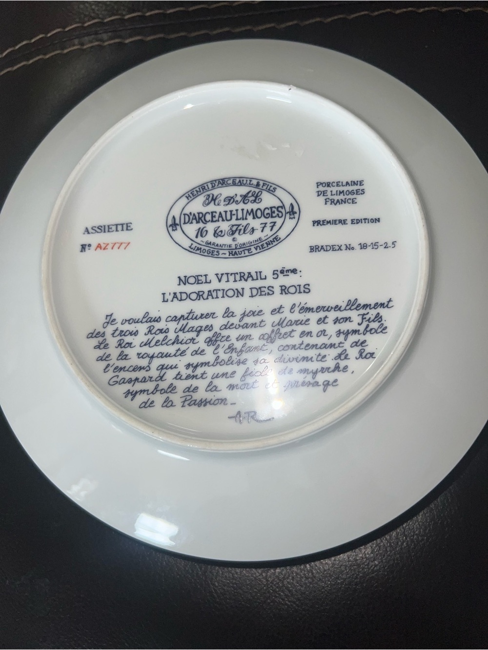 Vintage White Porcelain Decorative Plate - Noël Vitrail L'Adoration des Rois